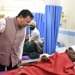 पीपलकोटी के बाद जिला अस्पताल गोपेश्वर पहुंचे मुख्यमंत्री धामी, घायल श्रमिकों का जाना हालचाल